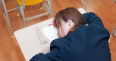 睡魔を解消！勉強中の眠気覚ましに効果的な方法！〜その１〜【大学受験勉強】